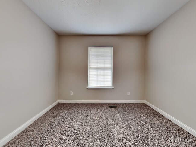Building Photo - 4609 Clairmont Dr