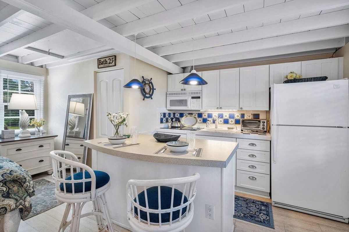 Building Photo - 521 N Swinton Ave