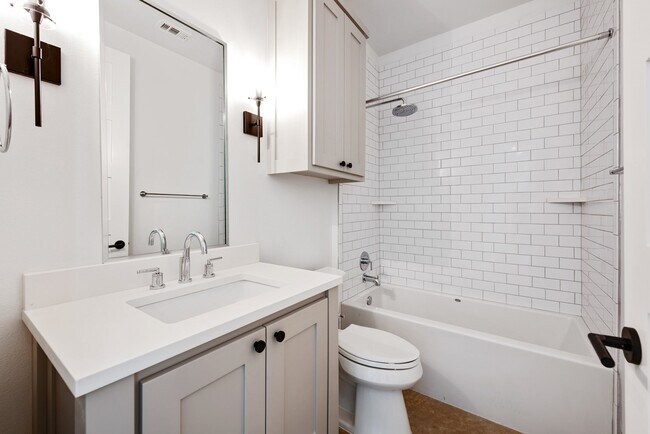 Building Photo - 1203 W 22nd St