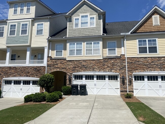 Primary Photo - 409 Halyard Ln