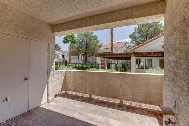 Building Photo - 4860 Nara Vista Way
