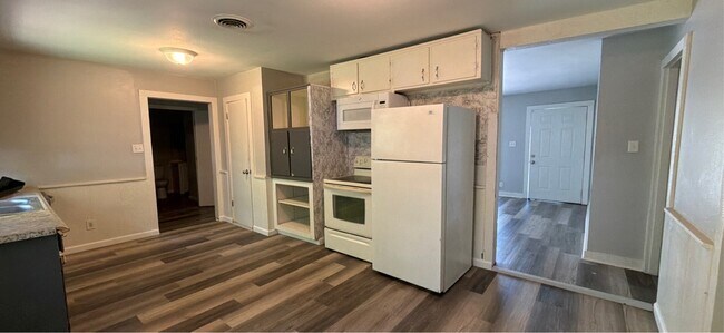 Building Photo - 3058 Boswell Dr NW