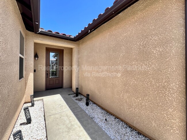 Building Photo - 5893 E Laurite Ave