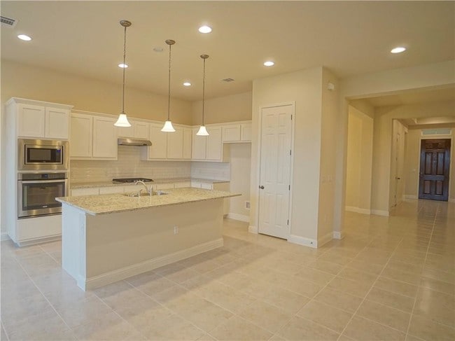 Building Photo - 14928 Iveans Way