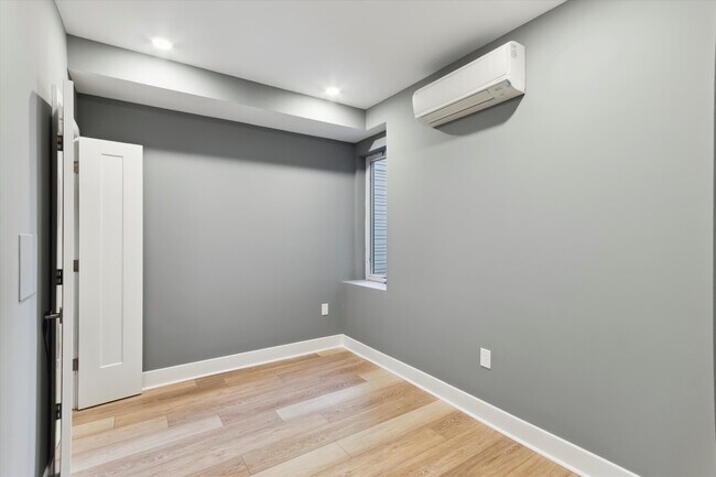 Building Photo - 1615 Poplar St