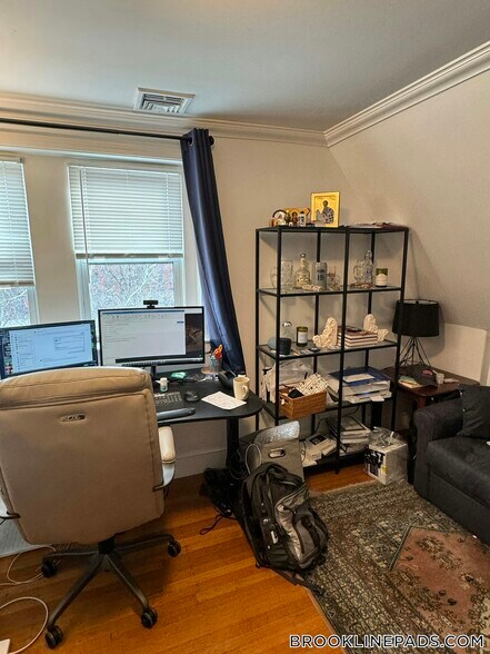 Building Photo - 1798 Beacon St