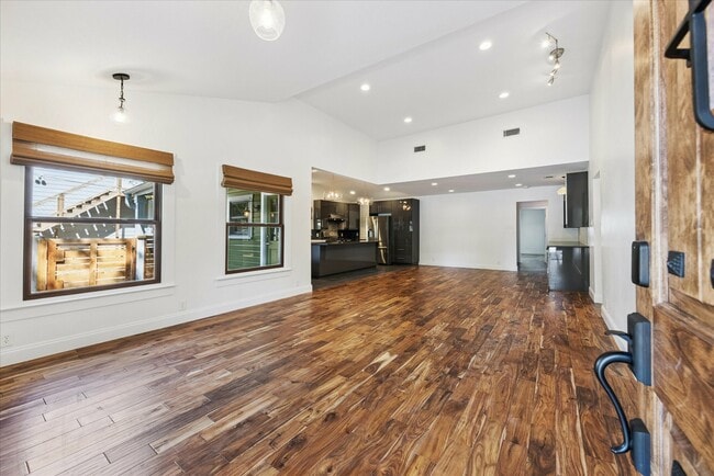 Building Photo - 1106 Fairmount Ave