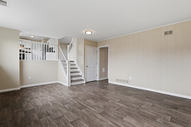 Building Photo - 41427 Larimore Ln