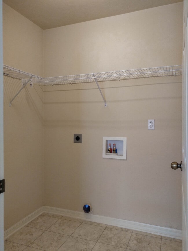 Building Photo - 3 Bed 2 Bath in Walnut Creek, Great NW Gainesville Location
