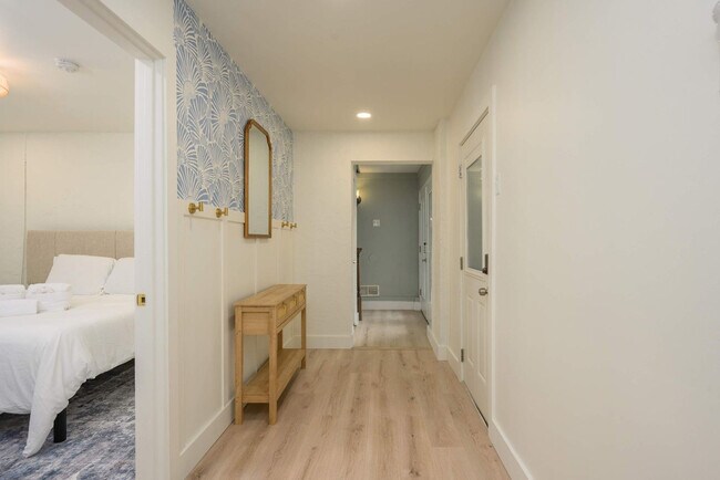 Building Photo - 3 Cassina Ln