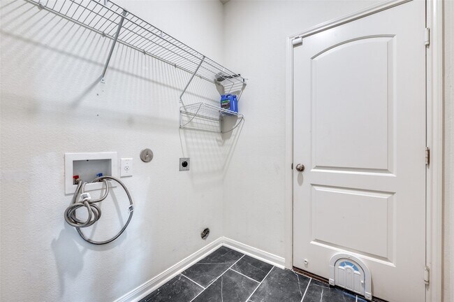 Building Photo - 3015 Watercrest Dr