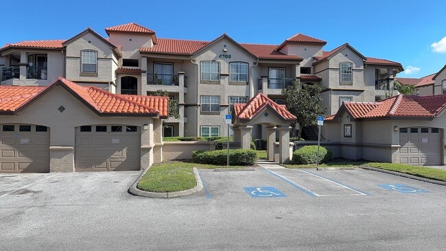 Primary Photo - Beautiful 1 bedroom condo for rent in Lake...