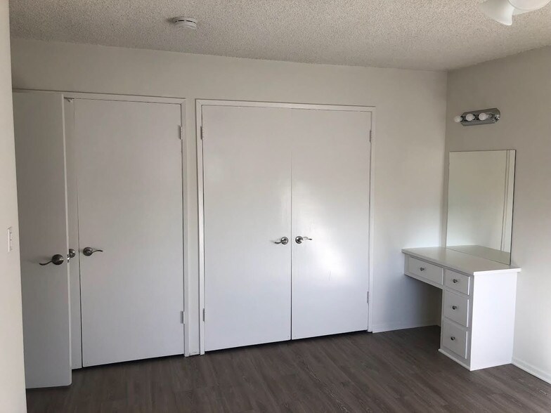 Building Photo - 5942 Malabar St