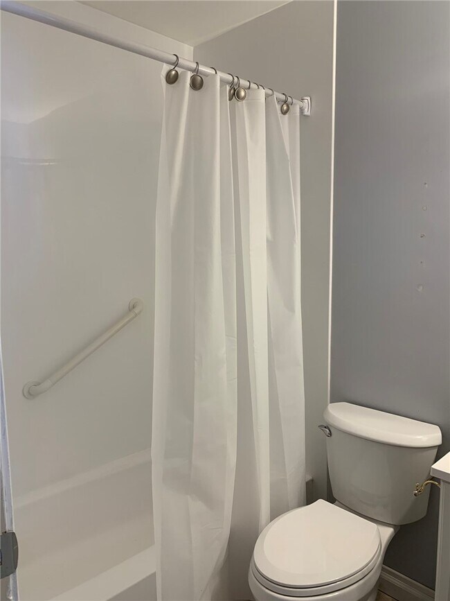 Building Photo - 26 Heron Way S