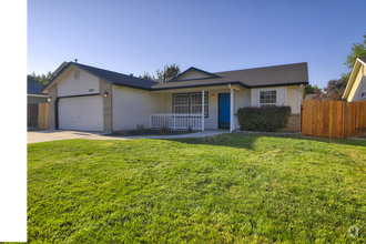 Building Photo - 13529 W Hazelnut St