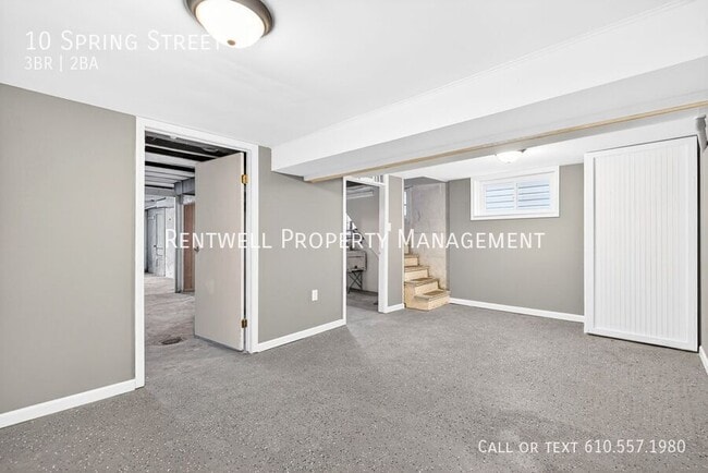 Building Photo - 10 S Spring St