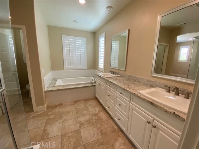 Building Photo - 21067 Willow Heights Dr