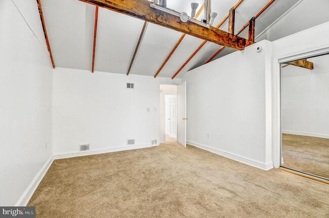 Building Photo - 470 Ridge St NW