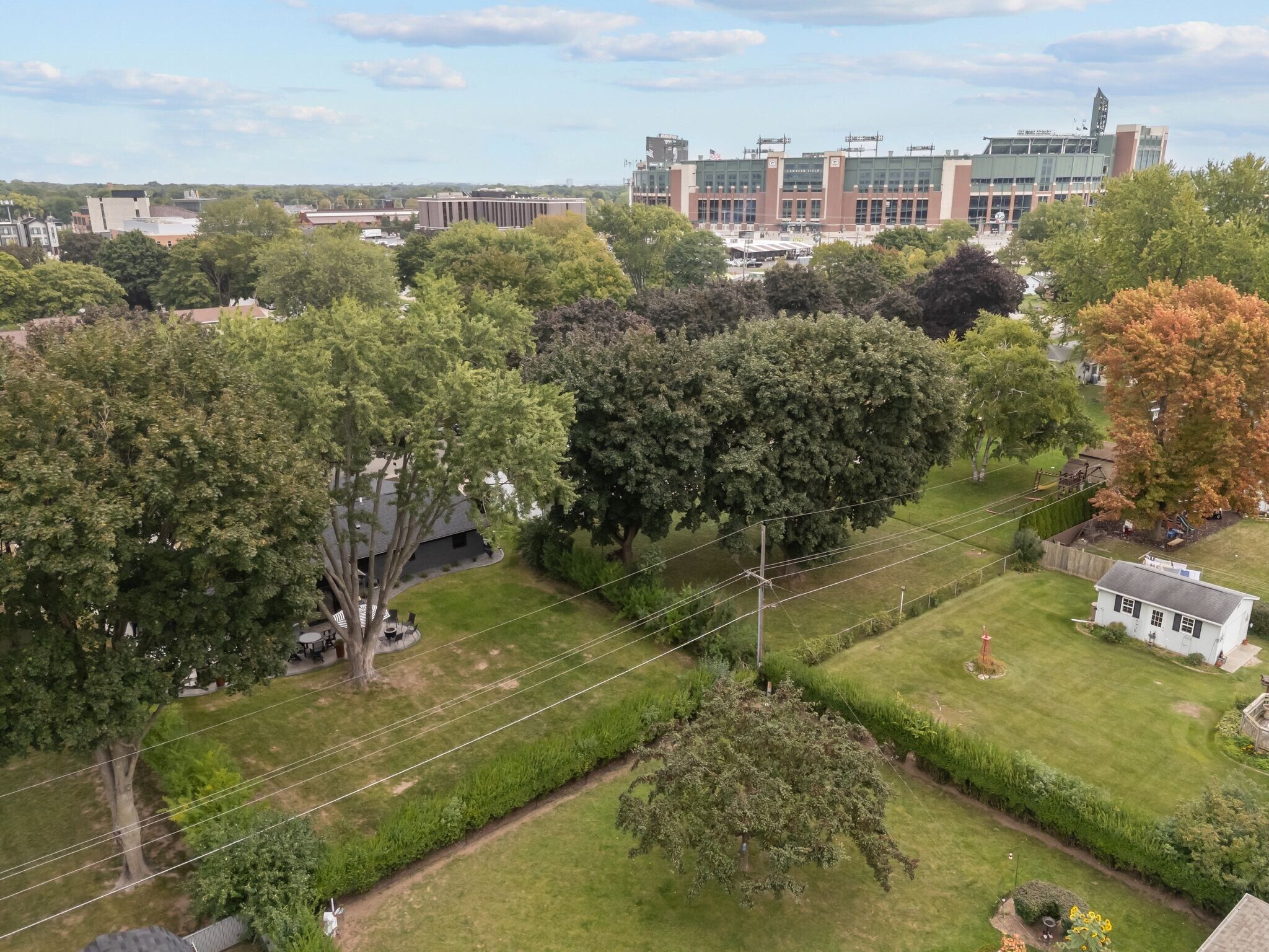 Building Photo - 1095 April Ln