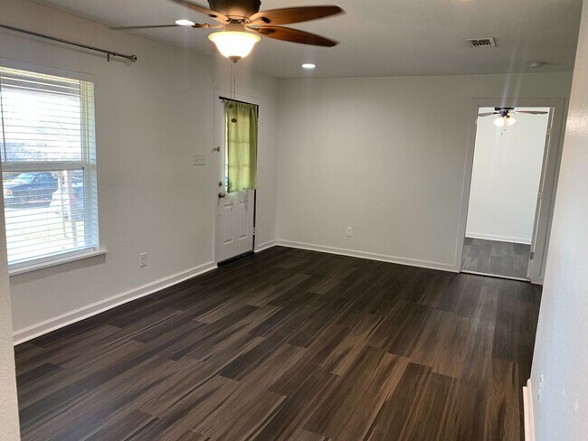 Building Photo - *COMING SOON* Spectacular 3 bedroom HOME
