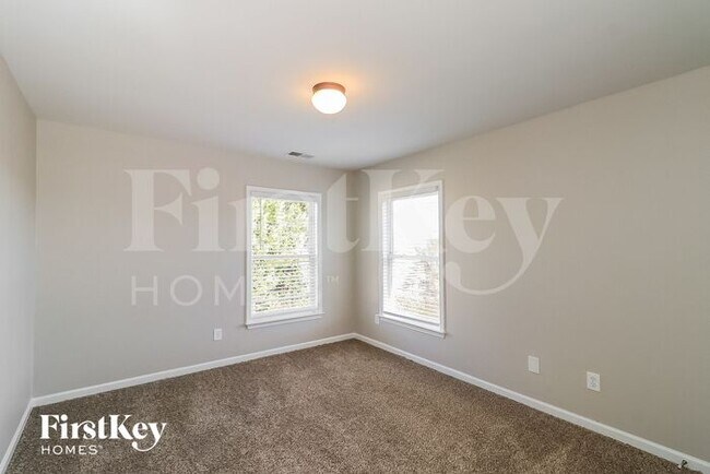 Building Photo - 204 Birch Hill Ct