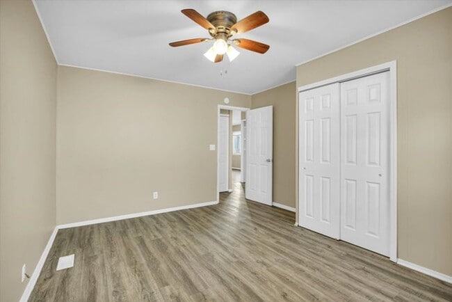 Building Photo - Updated & Spacious 4 Bedroom home in Urbana - Available Now