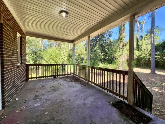 Building Photo - 3202 Belvedere Dr