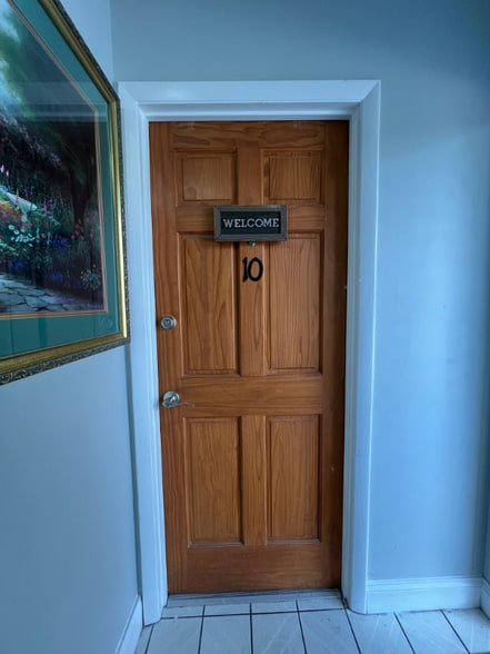 Building Photo - 407 71st Ave N