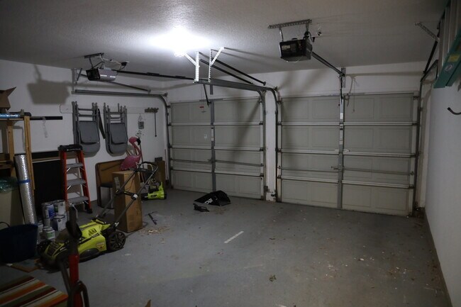 Garage - 2132 Rodeo Dr
