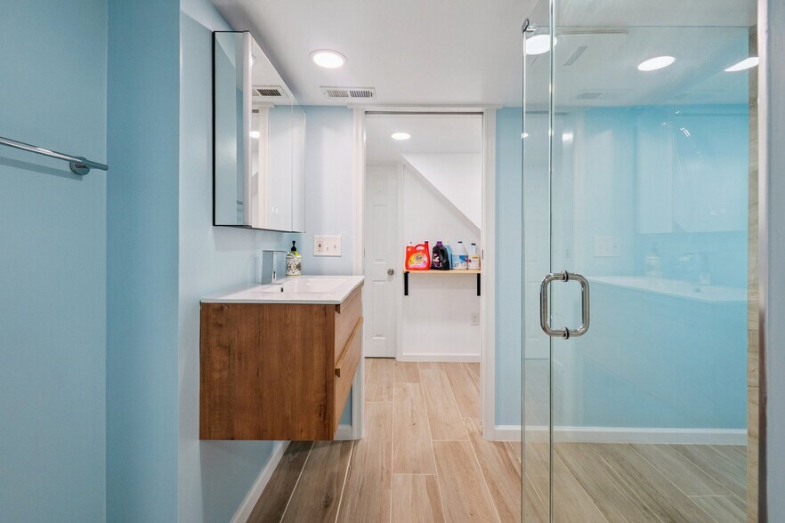 Building Photo - 608 Opus Ave