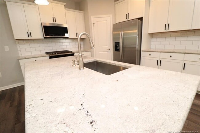 Building Photo - 2621 Impulsion Dr