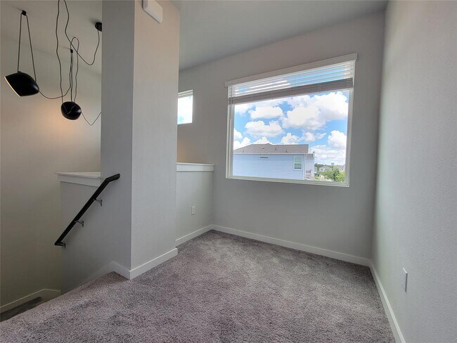 Building Photo - 1301 Showbox St