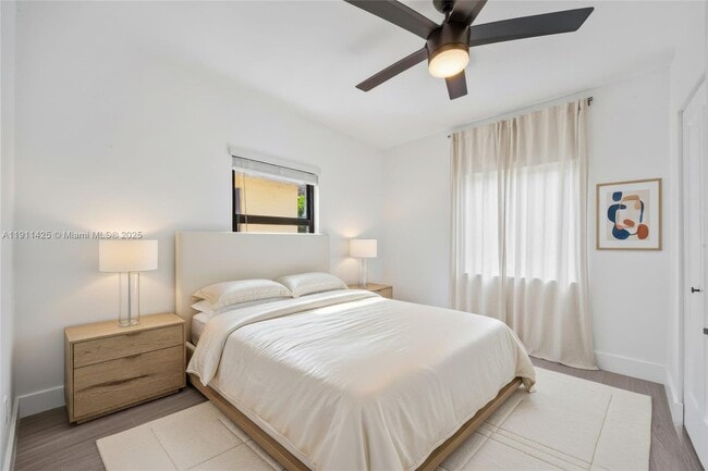 Building Photo - 4222 NE 1st Ave