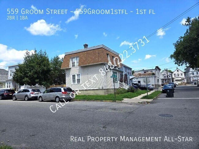 Building Photo - 559 Groom St