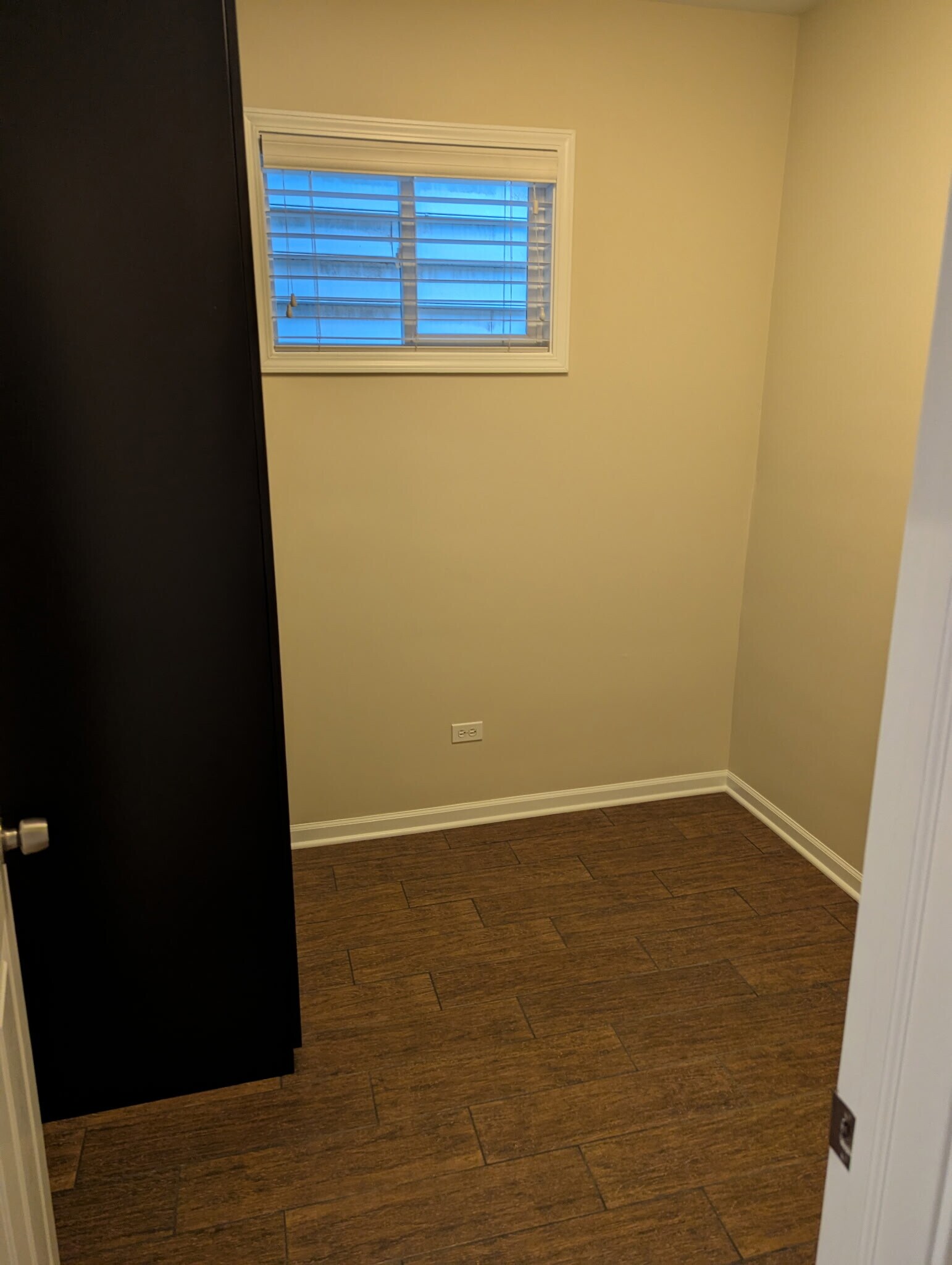 Building Photo - 1255 N Honore St