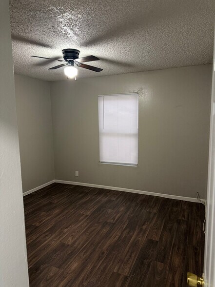 Building Photo - 3439 Gateway Dr