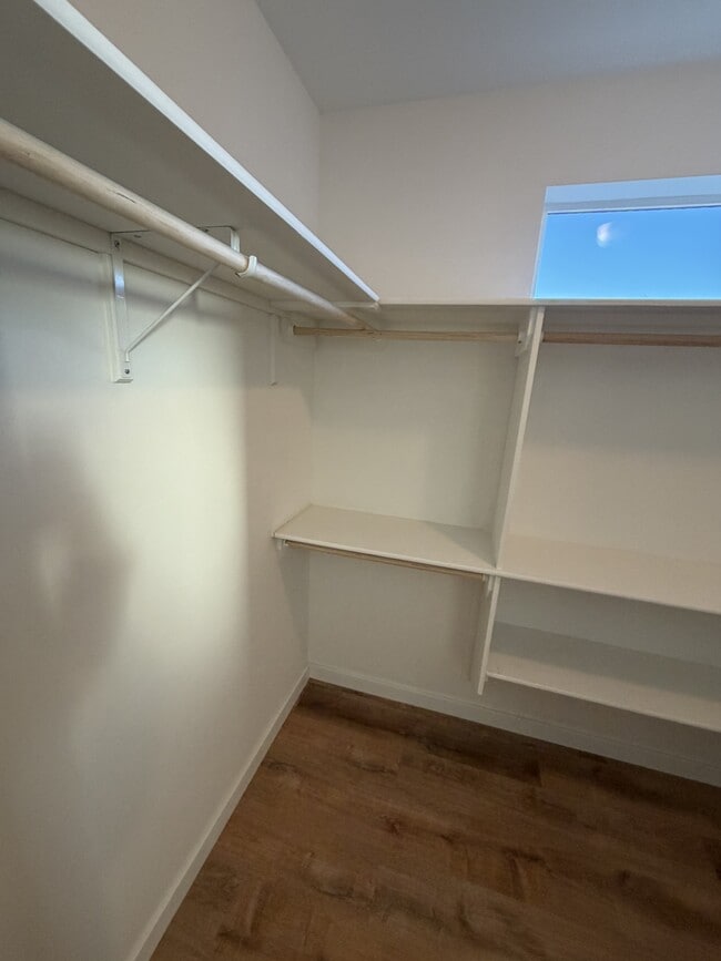 Building Photo - 4280 NE Alexander Way