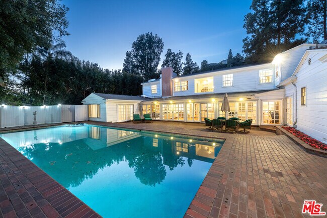 Building Photo - 1148 Coldwater Canyon Dr