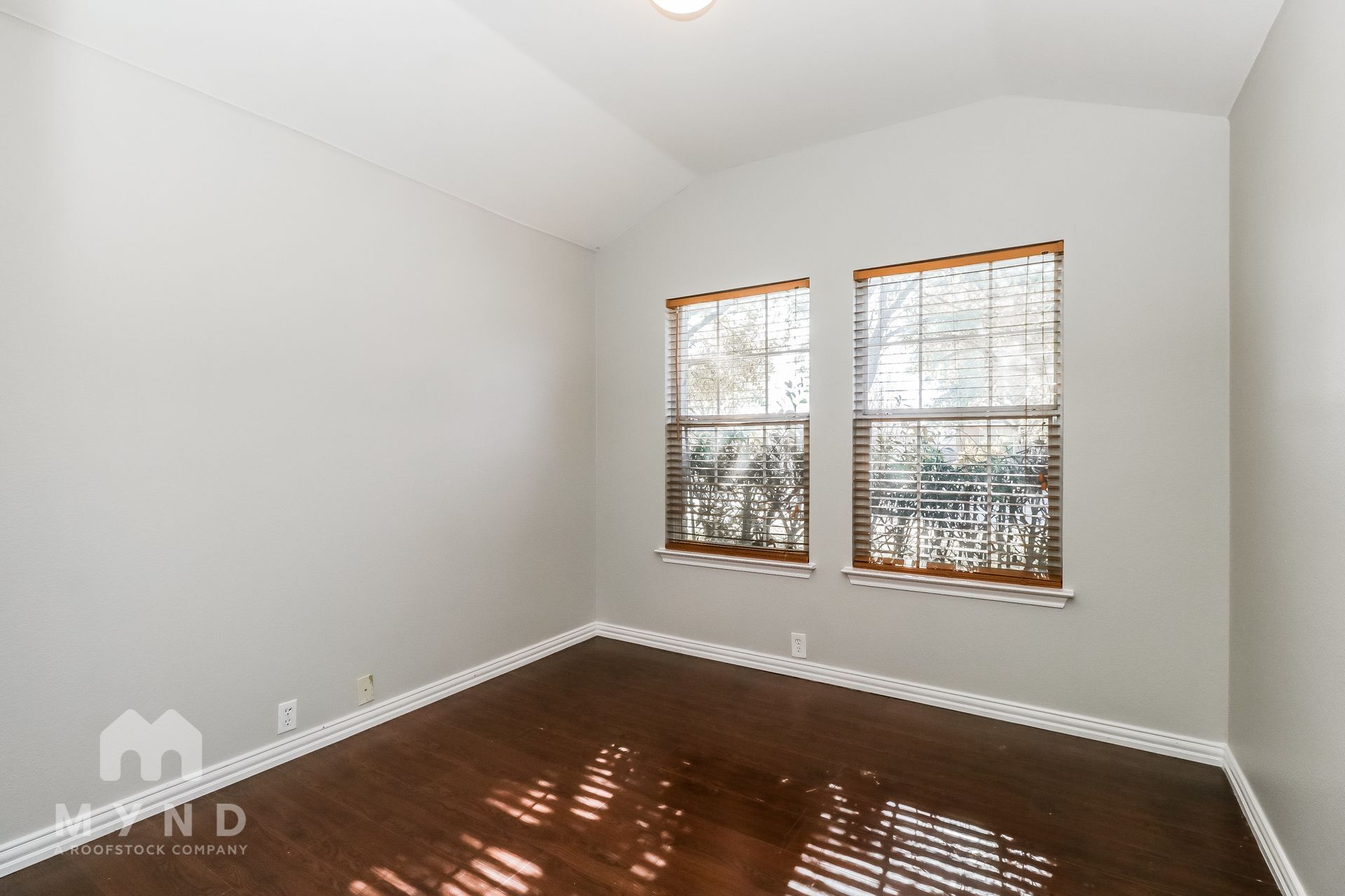 Building Photo - 14812 Lantern Dr