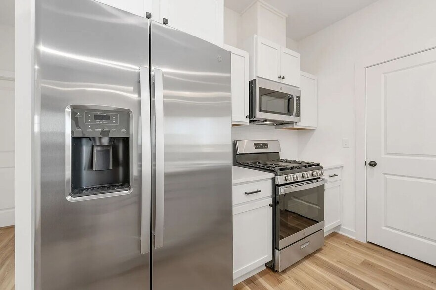 Building Photo - 2331 S Spg Hl Ct