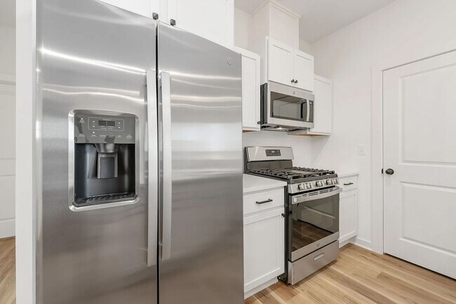 Building Photo - 2331 Spring Hill Ct-