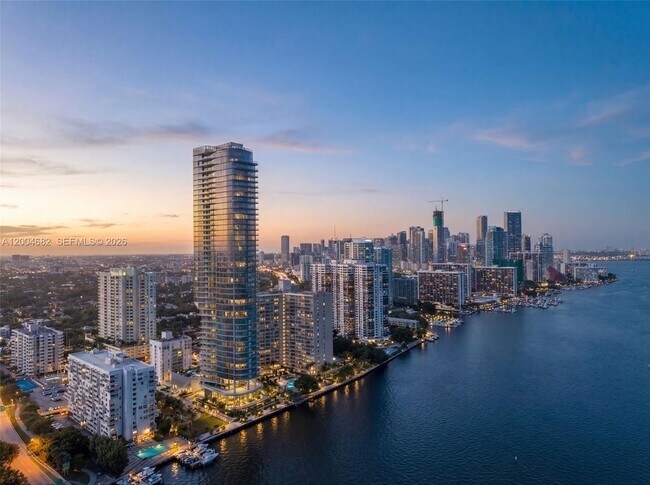 Building Photo - 175 SE 25th Rd