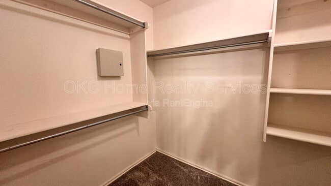 Building Photo - 17316 Valley Crst