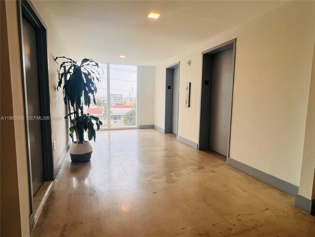 Building Photo - 7928 West Dr