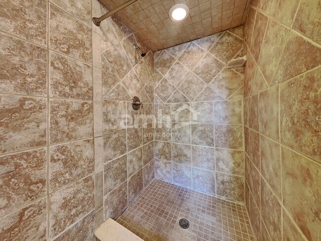 Building Photo - 2483 Ambrosia Dr