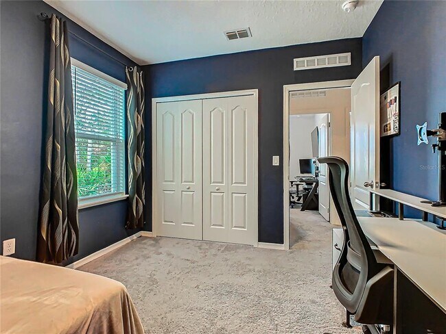 Building Photo - 208 Goldenrod Ln