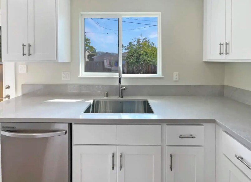 Building Photo - 4840 Piper St