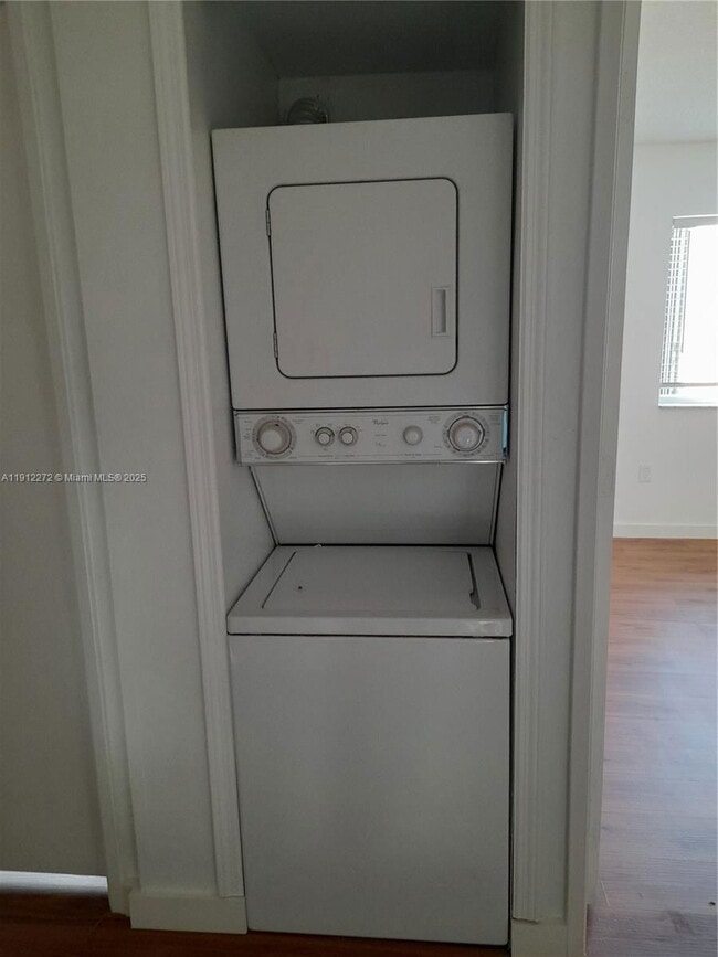 Building Photo - 551 NW 82nd Ave