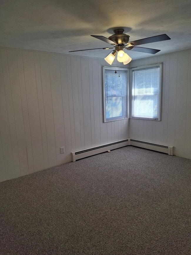 Building Photo - Charming 3-Bedroom Home with Backyard & Of...