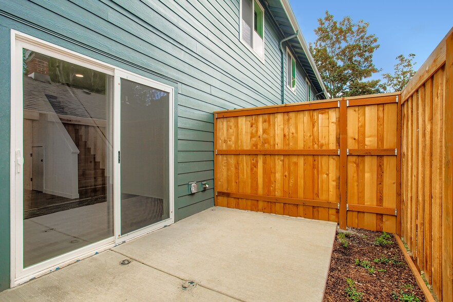 Building Photo - 4465 SE 28th Pl